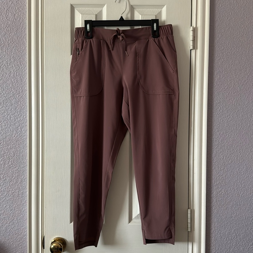 All in Motion Mauve/Pink Hi Low Pant - M Short